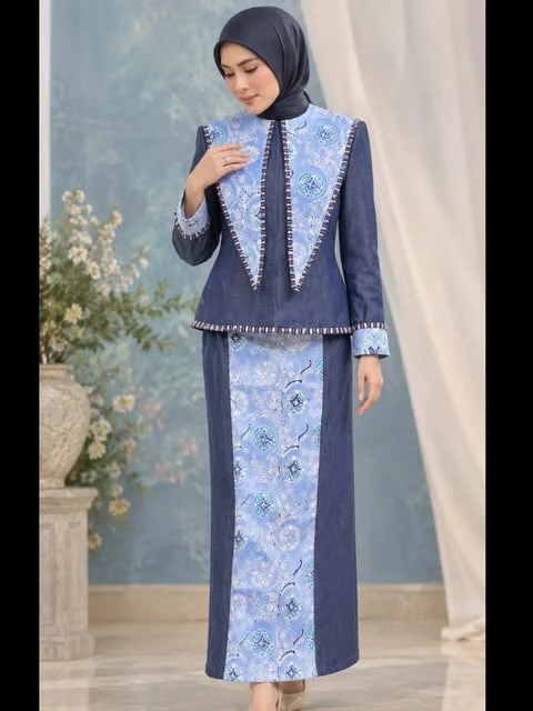 Setelan navy dan biru bermotif dari Instagram Sae Nadhilah
